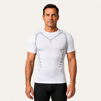 Le maintien du débardeur, version t-shirt